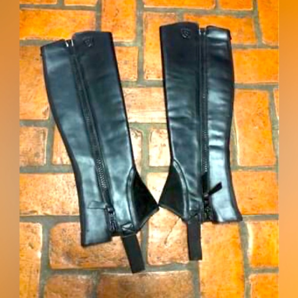 Brand NEW Ariat Half Chaps ST